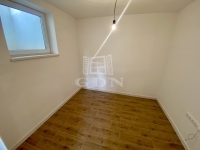 Vác Üzlethelyiség