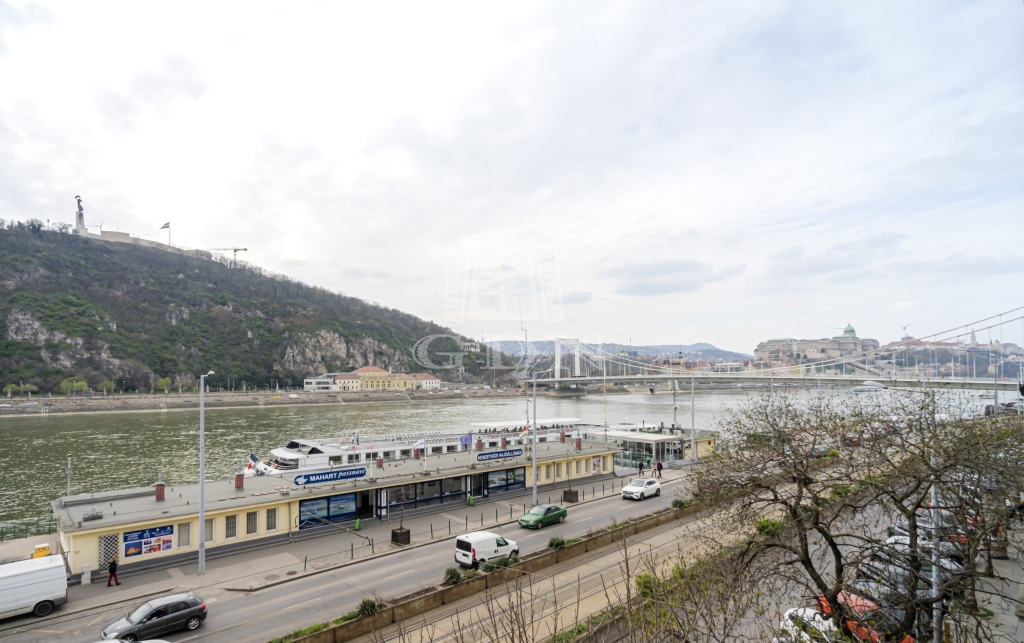 Vânzare Budapest V. kerület Locuinta (caramida)