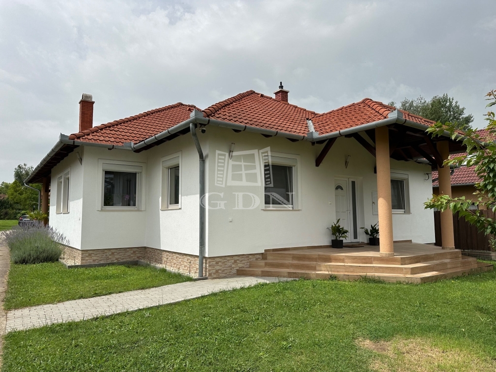 Vânzare Őrbottyán Casa Familiala